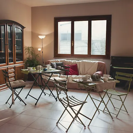 Faggio Rosso Bed & Breakfast 3*