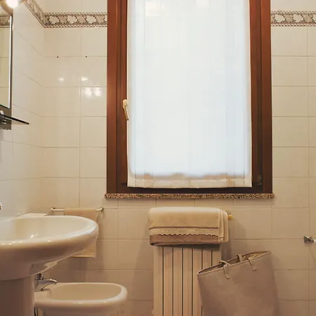 Faggio Rosso Bed & Breakfast 3*